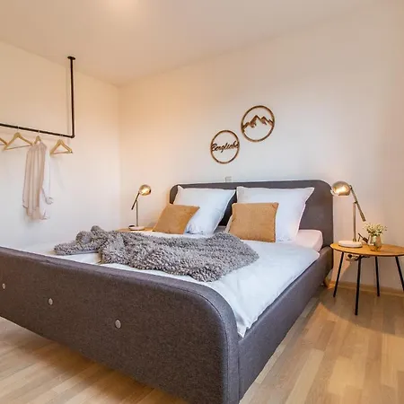 Bergwiese I Balkon I Aufzug I Stellplatz * Schwarzenberg/Erzgebirge