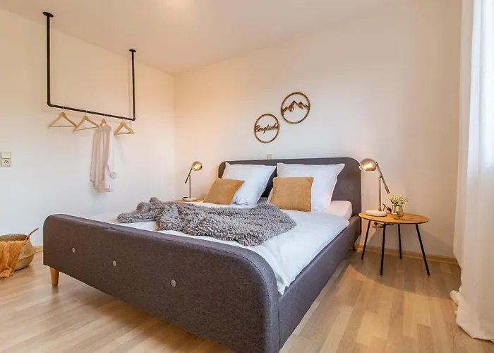 Bergwiese I Balkon I Aufzug I Stellplatz * Schwarzenberg (Saxony)